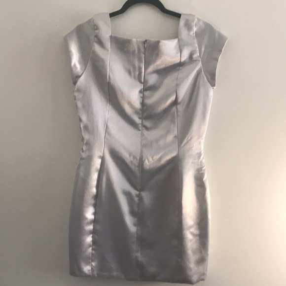 Haiying Snider, Size 4 Metallic Gray 100% Silk Mini Dress - Picture 6 of 12